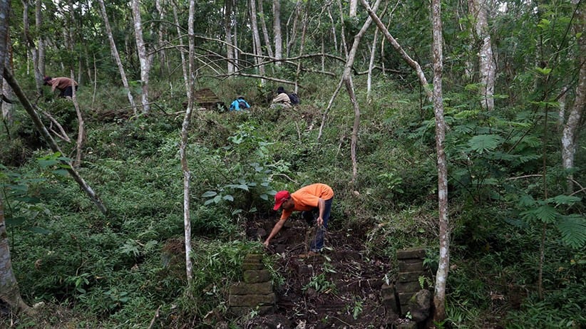 Merawat Situs Bersejarah di Ketinggian 1.020 MDPL - Bagian 4