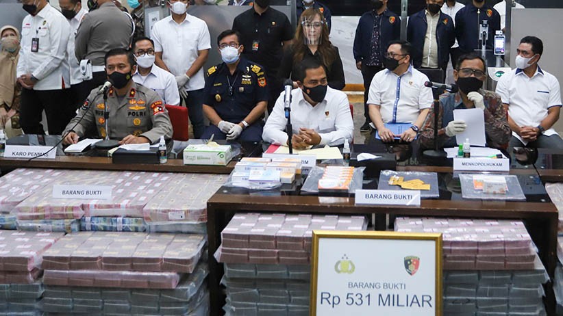 Penampakan Uang Rp531 Miliar dari Hasil Jual Obat Aborsi  - Bagian 2