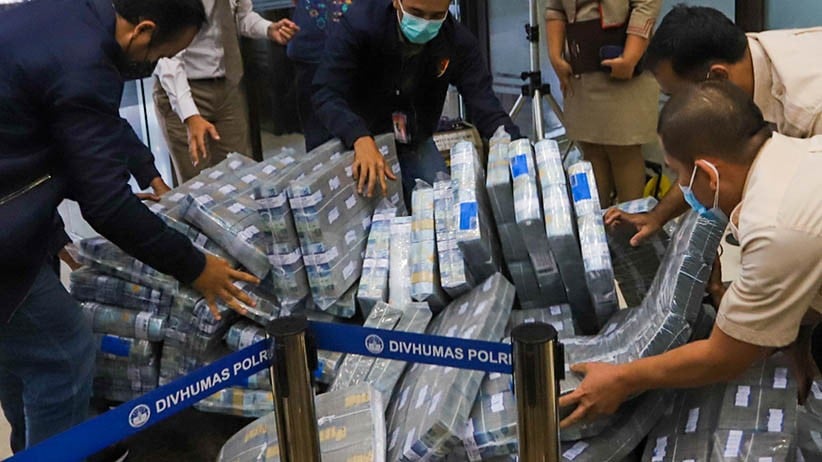 Penampakan Uang Rp531 Miliar dari Hasil Jual Obat Aborsi  - Bagian 3