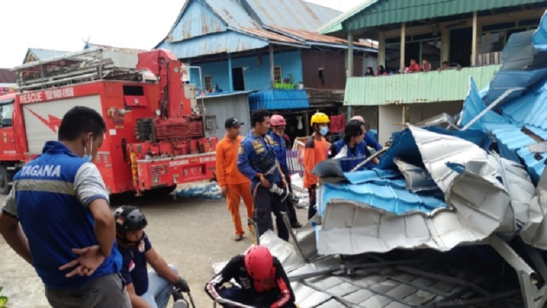 47 Rumah dan Tempat Pelelangan Ikan Rusak Diterjang Angin Puting Beliung