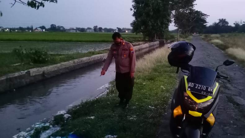 Heboh Sungai Berwarna Merah di Klaten, Polisi Ambil Sampel Air 