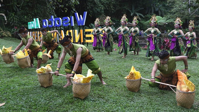 Momen Sandiaga Uno Kunjungi Sendang Seruni Banyuwangi - Bagian 3