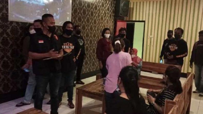 Cek Penegakan Prokes, Polisi Razia Keliling Tempat Hiburan Malam di Sumbawa