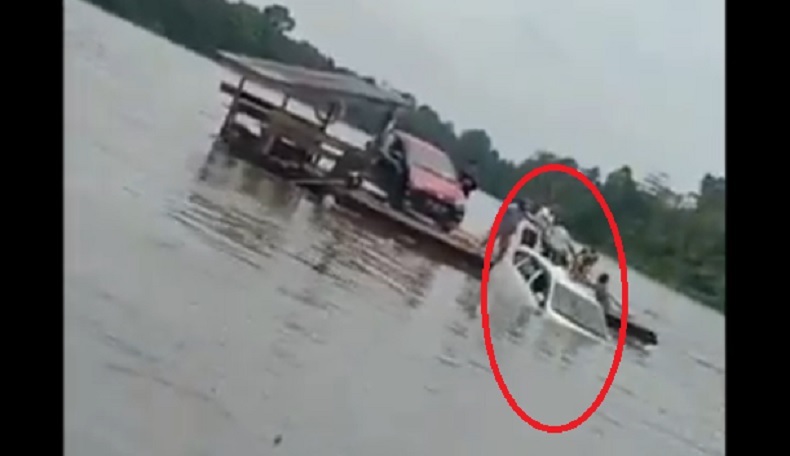 Detik-Detik Mobil Tenggelam saat Menyeberang Sungai di Konawe, 3 Orang Hilang