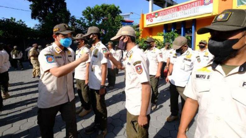 title Gibran Apresiasi Petugas Satpol PP Solo dalam Penegakan Perda saat Pandemi Gibran Apresiasi Petugas Satpol PP Solo dalam Penegakan Perda saat Pandemi