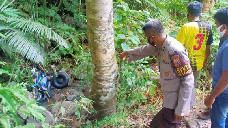 title 2 Warga Bitung Tewas dalam Laka Lantas Tunggal Sepeda Motor di Lembeh Utara 2 Warga Bitung Tewas dalam Laka Lantas Tunggal Sepeda Motor di Lembeh Utara
