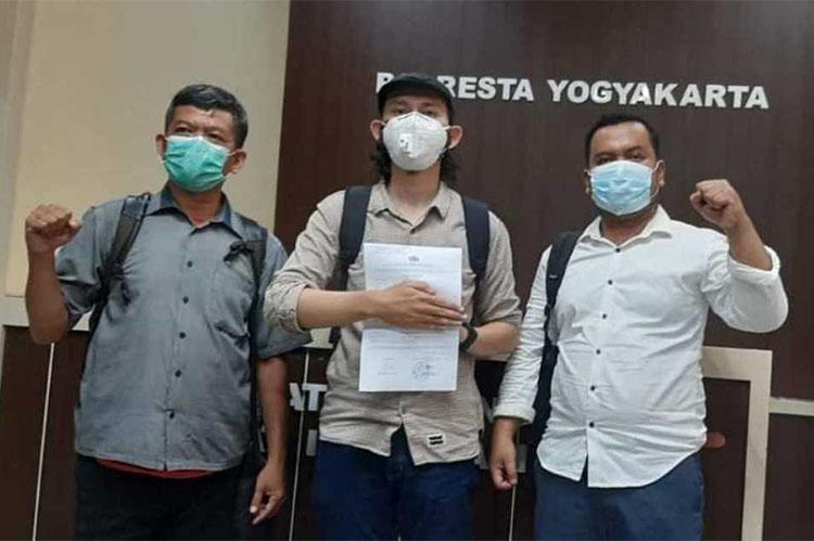 Lapor Polisi, LBH Yogyakarta Desak Kasus Pelemparan Bom Molotov Diusut Tuntas 