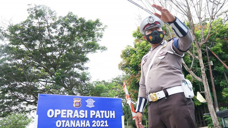 Polda Gorontalo Gelar Operasi Patuh Otanaha 2021, Cek Kartu Vaksin Pengguna Jalan