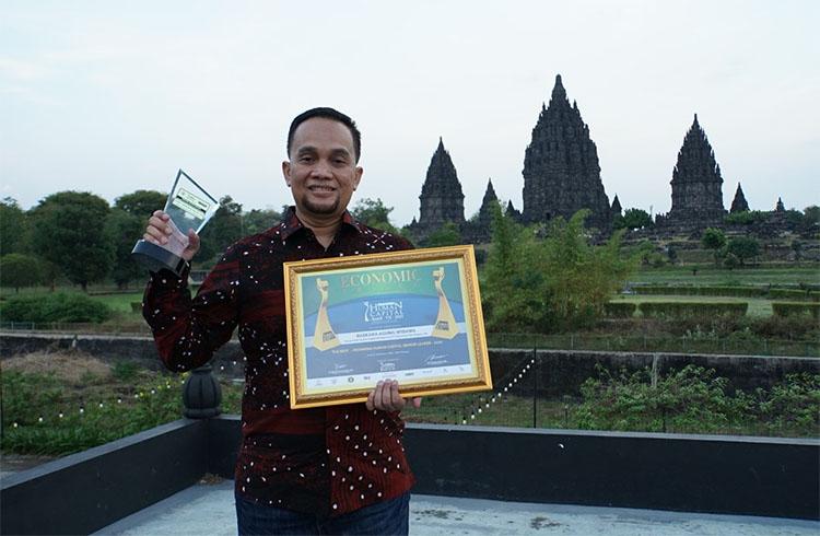 title Diaspora Kulonprogo, Baskara Agung Wibawa Raih The Best Indonesia-HC Senior Leader of the Year 2021 Diaspora Kulonprogo, Baskara Agung Wibawa Raih The Best Indonesia-HC Senior Leader of the Year 2021