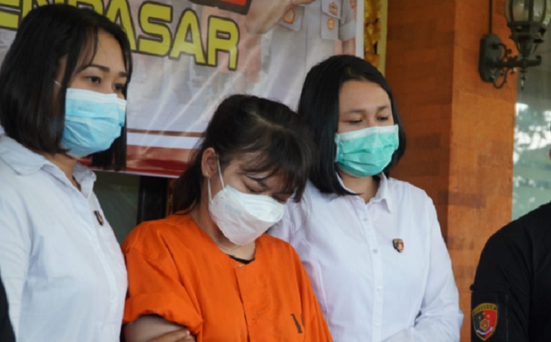 Begini Pengakuan Selebgram Cantik yang Live Bugil-Masturbasi di Medsos