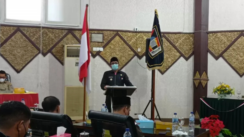 Lewat Pantun, Anggota DPRD Sindir Wali Kota Hendri Septa Ingin Jomblo