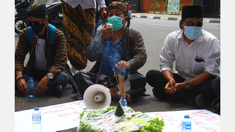Wali Kota Malang Diduga Melanggar PPKM, Warga Protes Sambil Bawa Tumpeng - Bagian 2
