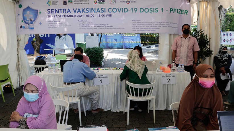 Suasana Sentra Vaksinasi MNC Peduli Hari Kedua dengan Vaksin Pfizer - Bagian 2