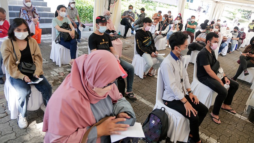 Suasana Sentra Vaksinasi MNC Peduli Hari Kedua dengan Vaksin Pfizer - Bagian 4