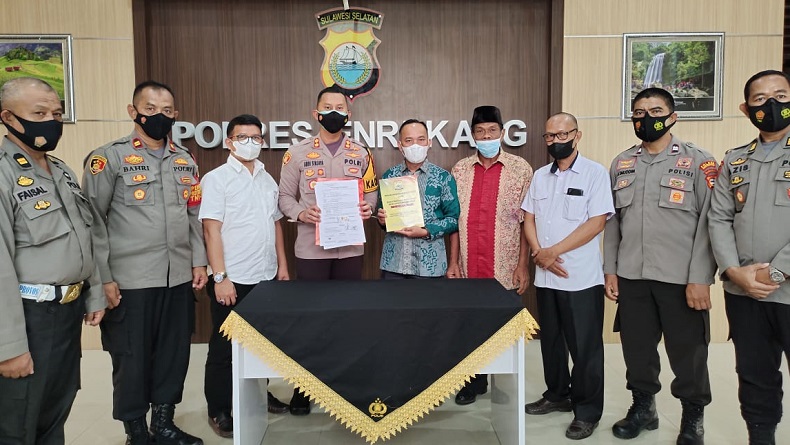 title Warga Hibahkan Tanah untuk Pembangunan Polsek Bungin, Kapolres Enrekang Sampaikan Terima Kasih Warga Hibahkan Tanah untuk Pembangunan Polsek Bungin, Kapolres Enrekang Sampaikan Terima Kasih