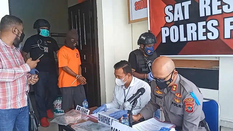 Lihat Pintu Terbuka, Maling Ini Gasak 6 Ponsel dan Uang Puluhan Juta