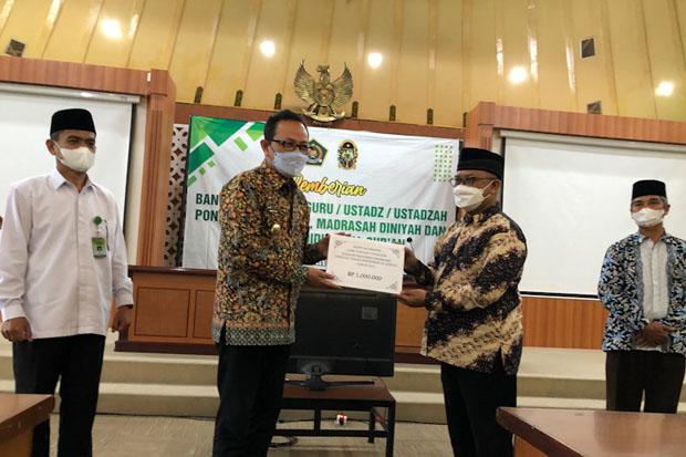 Alhamdulillah, 150 Ustaz dan Ustazah di Jogja Terima Insentif