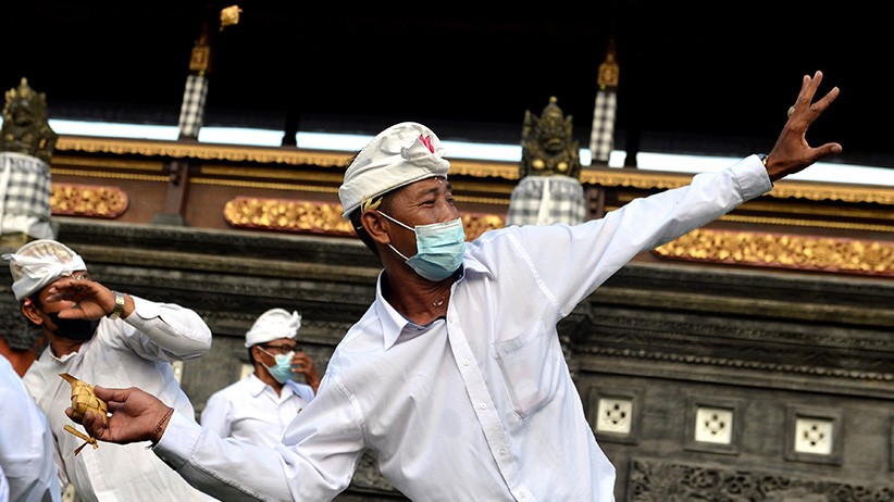 Serunya Tradisi Perang Ketupat di Bali - Bagian 2