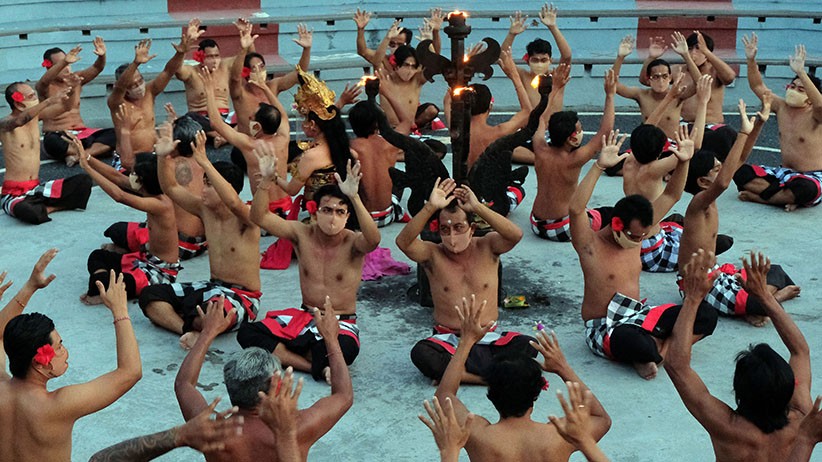 Kangen Nonton Pentas Tari Kecak di Uluwatu Bali? Begini Suasananya Sekarang - Bagian 3