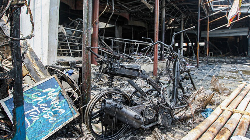 Tidak Ada yang Tersisa, Begini Kondisi Swalayan di Cilandak yang Ludes Terbakar - Bagian 3