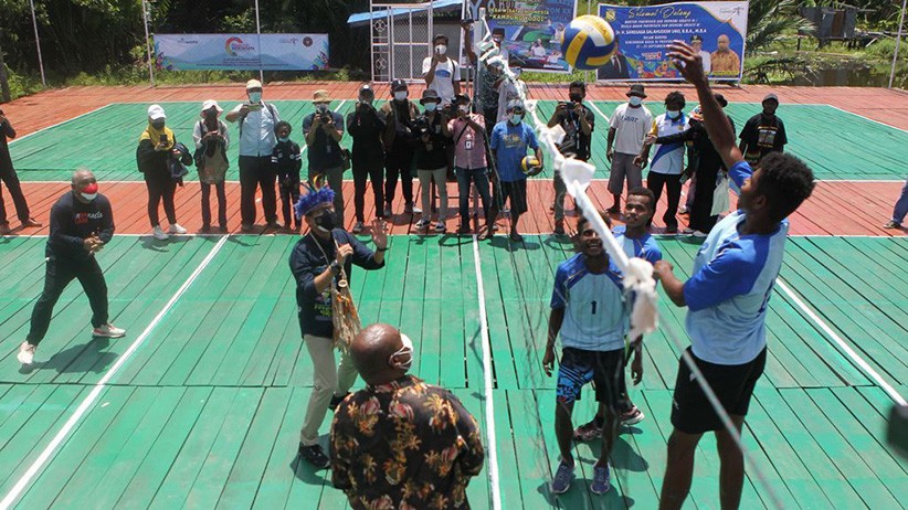 Kunjungi Kampung Yoboi Papua, Sandiaga Uno Disebut Warga sebagai Pemimpin Idola - Bagian 1