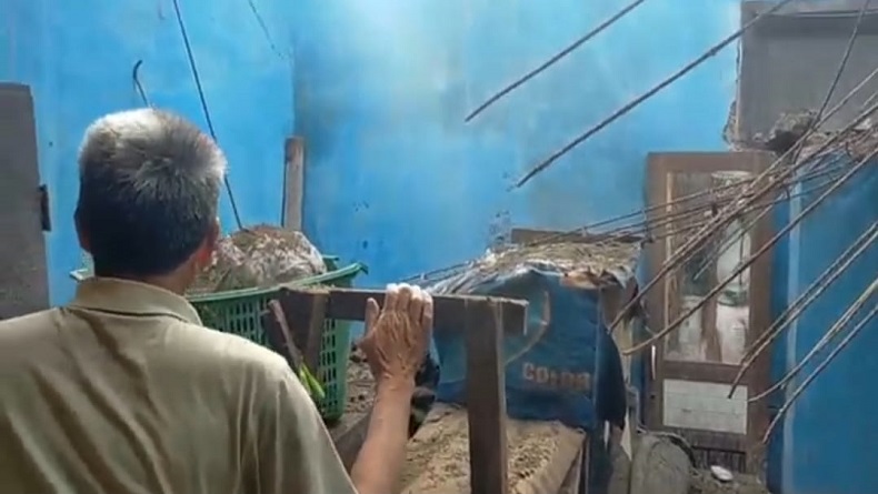 Diterjang Hujan Deras Disertai Angin Kencang, 4 Rumah di Cimahi Rusak