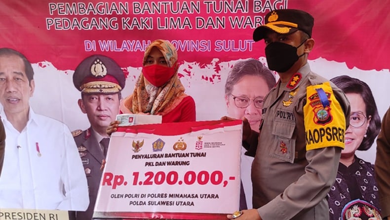 Polres Salurkan Bantuan Tunai kepada 2.450 PKL dan Warung di Minahasa Utara 