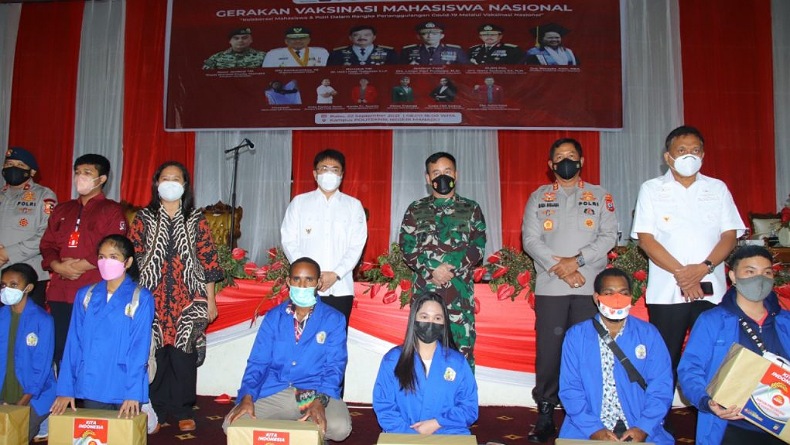 2.100 Mahasiswa Politeknik Negeri Manado Ikut Vaksinasi Massal