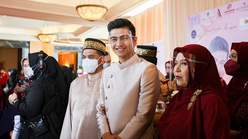 Momen Romantis Lamaran Ria Ricis dan Teuku Ryan dengan Busana Khas Aceh - Bagian 4