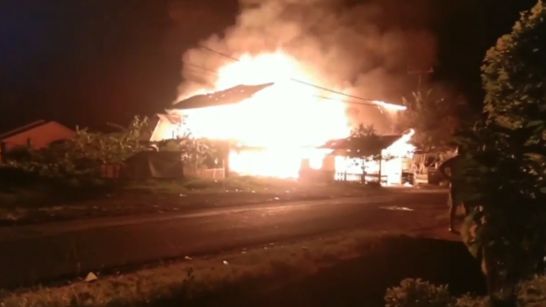 2 Rumah di Padang Terbakar, 1 Warga Tewas Terpanggang