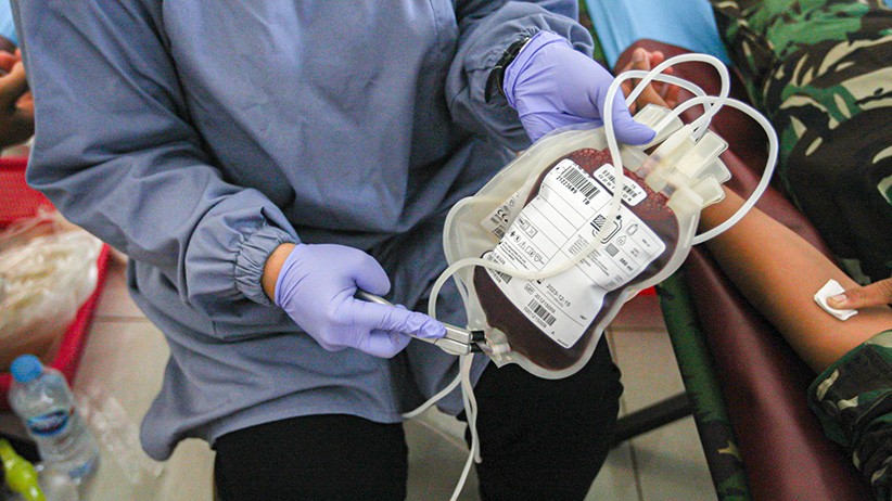 TNI AU Gelar Donor Darah Menyambut HUT ke-76 TNI - Bagian 4