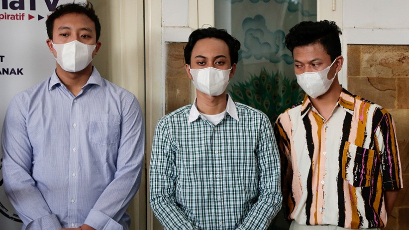 Ekspresi Trio Warkopi Meminta Maaf dan Turunkan Semua Konten Komersial - Bagian 3