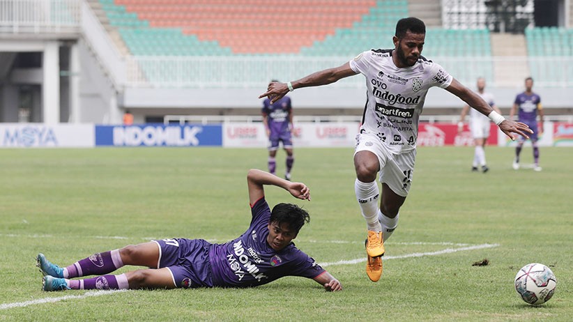 Bali United Kalahkan Persita Tangerang 2-1 - Bagian 3