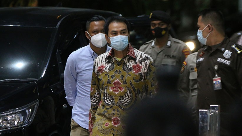  Wakil Ketua DPR Azis Syamsuddin Akhirnya Dibawa ke Gedung KPK, Ini Fakta-Faktanya