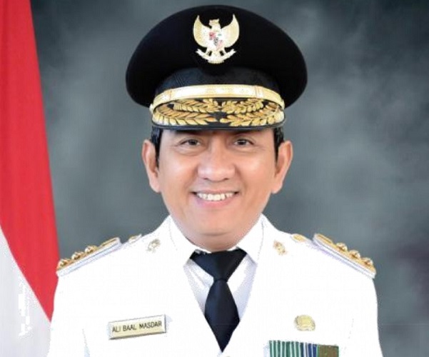 Sosok Gubernur Sulbar Ali Baal Masdar dan Prestasinya 