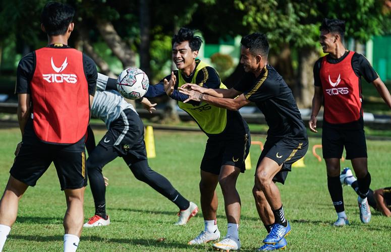 title Jelang Hadapi Arema, Pemain PSIS Digembleng Latihan di Markas Yonif 305/Tengkorak Jelang Hadapi Arema, Pemain PSIS Digembleng Latihan di Markas Yonif 305/Tengkorak