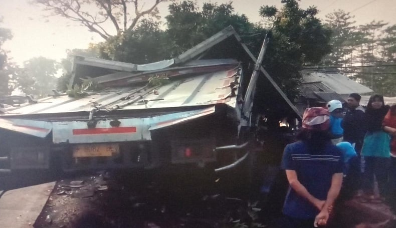4 Jam Dievakuasi, Ini Identitas Korban Tabrakan Truk di Jalan Raya Cianjur-Sukabumi