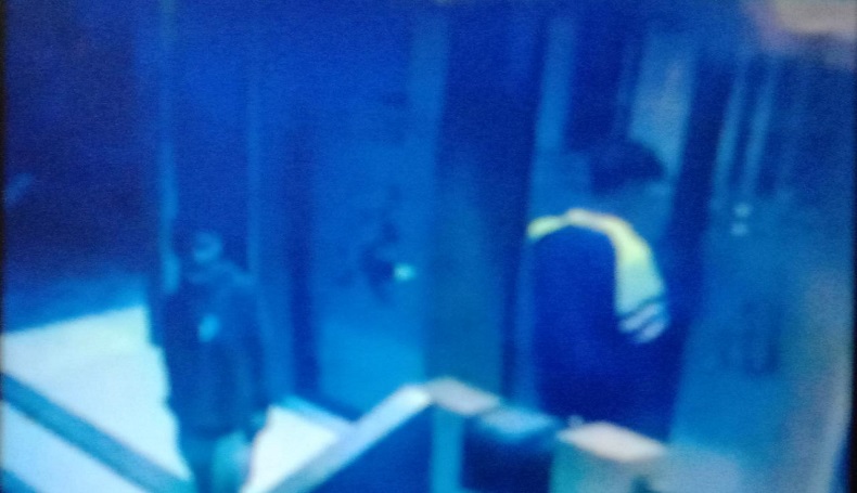 title Pencuri Bobol Kota Amal, Uang Jutaan Milik Jemaah Musala di Kuningan Raib Pencuri Bobol Kota Amal, Uang Jutaan Milik Jemaah Musala di Kuningan Raib
