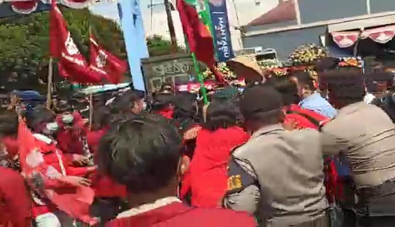 Demo Mahasiswa di Sukabumi Dibubarkan, 2 Demonstran Sempat Diamankan Polisi