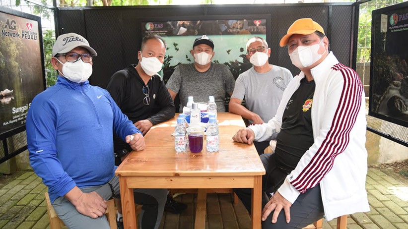 Momen Airlangga Hartarto dan Cak Imin Jalan Santai Bareng di SCBD - Bagian 4