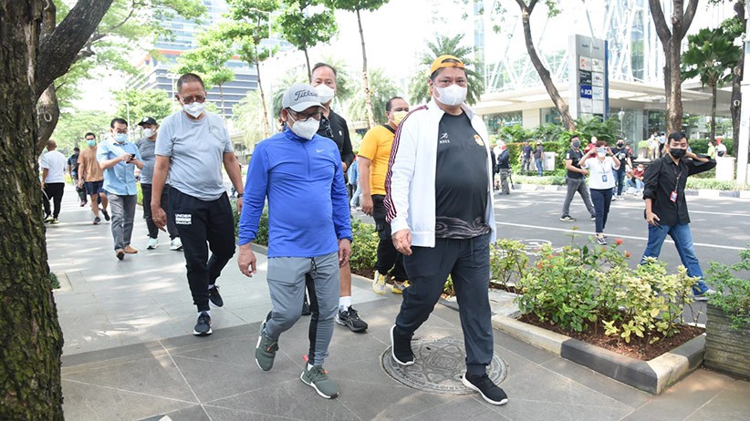 Momen Airlangga Hartarto dan Cak Imin Jalan Santai Bareng di SCBD - Bagian 1