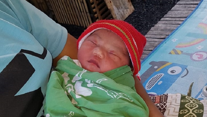 Pejalan Kaki Kaget Temukan Bayi Cantik Menangis di Trotoar Jalan Bypass Bandara Lombok