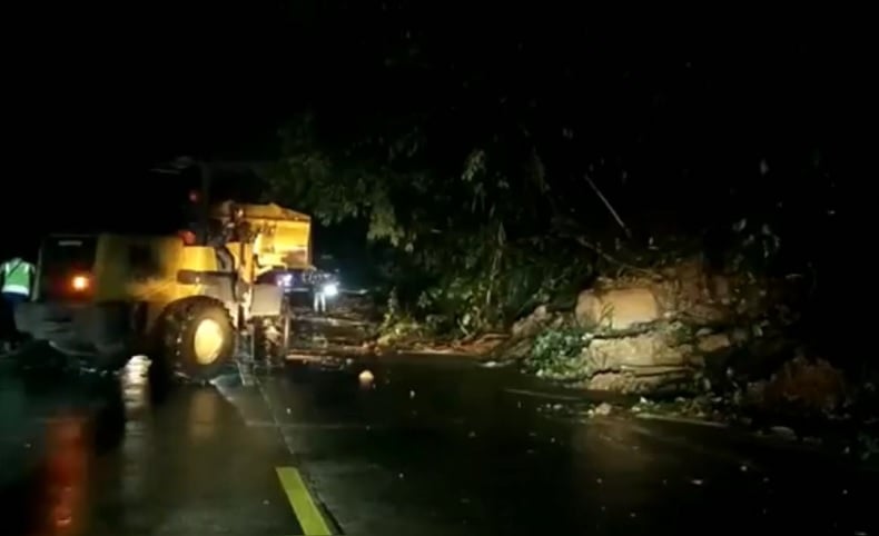 Longsor di Jalur Lintas Sumatera, Akses Padang Menuju Solok Terputus 6 Jam