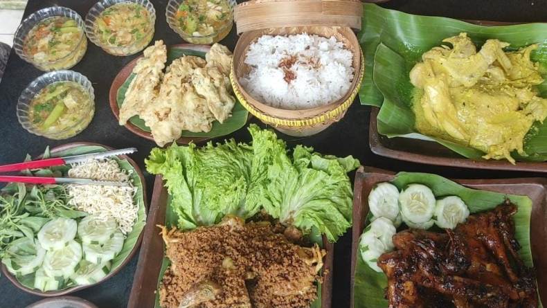Lezatnya Ingkung Kenduren, Sensasi Nikmatnya Membawa ke Masa Lalu  