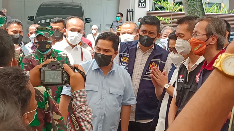 Tinjau Vaksinasi Bersama Wali Kota Medan, Menteri BUMN: Vaksin Covid-19 jadi Kunci Utama