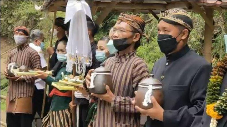 Wujud Syukur Air Berlimpah, Warga Lereng Merapi Gelar Upacara Mendak Tirta 
