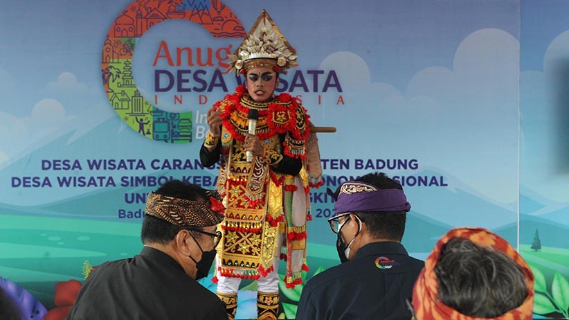 Kunjungi Desa Kelahiran I Gusti Ngurah Rai, Sandiaga Uno Disebut sebagai Pemimpin Idaman Kaum Milenial - Bagian 5