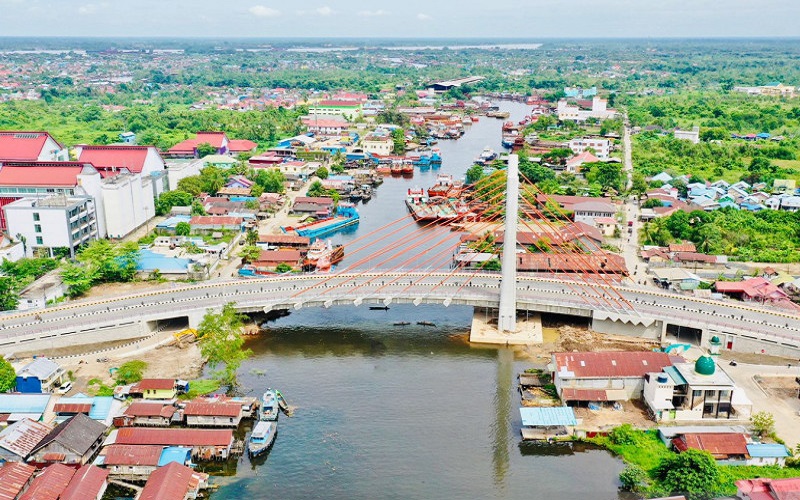 Presiden Jokowi Perintahkan Jembatan Sei Alalak Kalsel Segera Dibuka