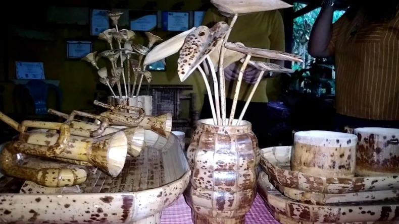 Kreasi Unik Miniatur dari Bambu Batik Terkenal hingga Mancanegara