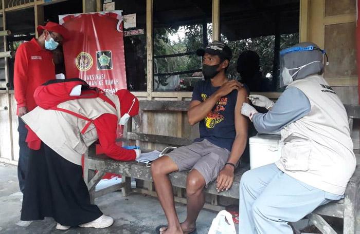title Susuri Persawahan dan Tegalan, BIN Lanjutkan Vaksinasi Door to Door di Kulonprogo Susuri Persawahan dan Tegalan, BIN Lanjutkan Vaksinasi Door to Door di Kulonprogo